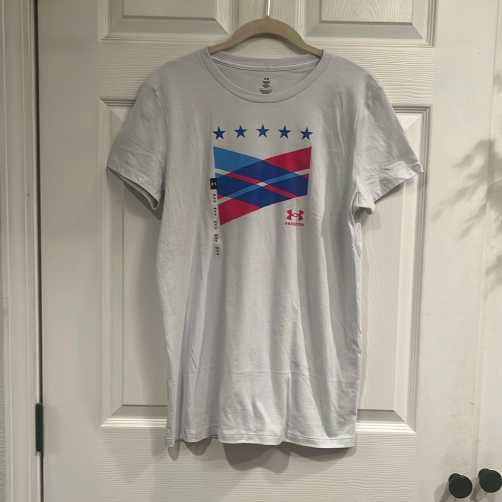Under Armour brand size M pullover short sleeve tee- NWT